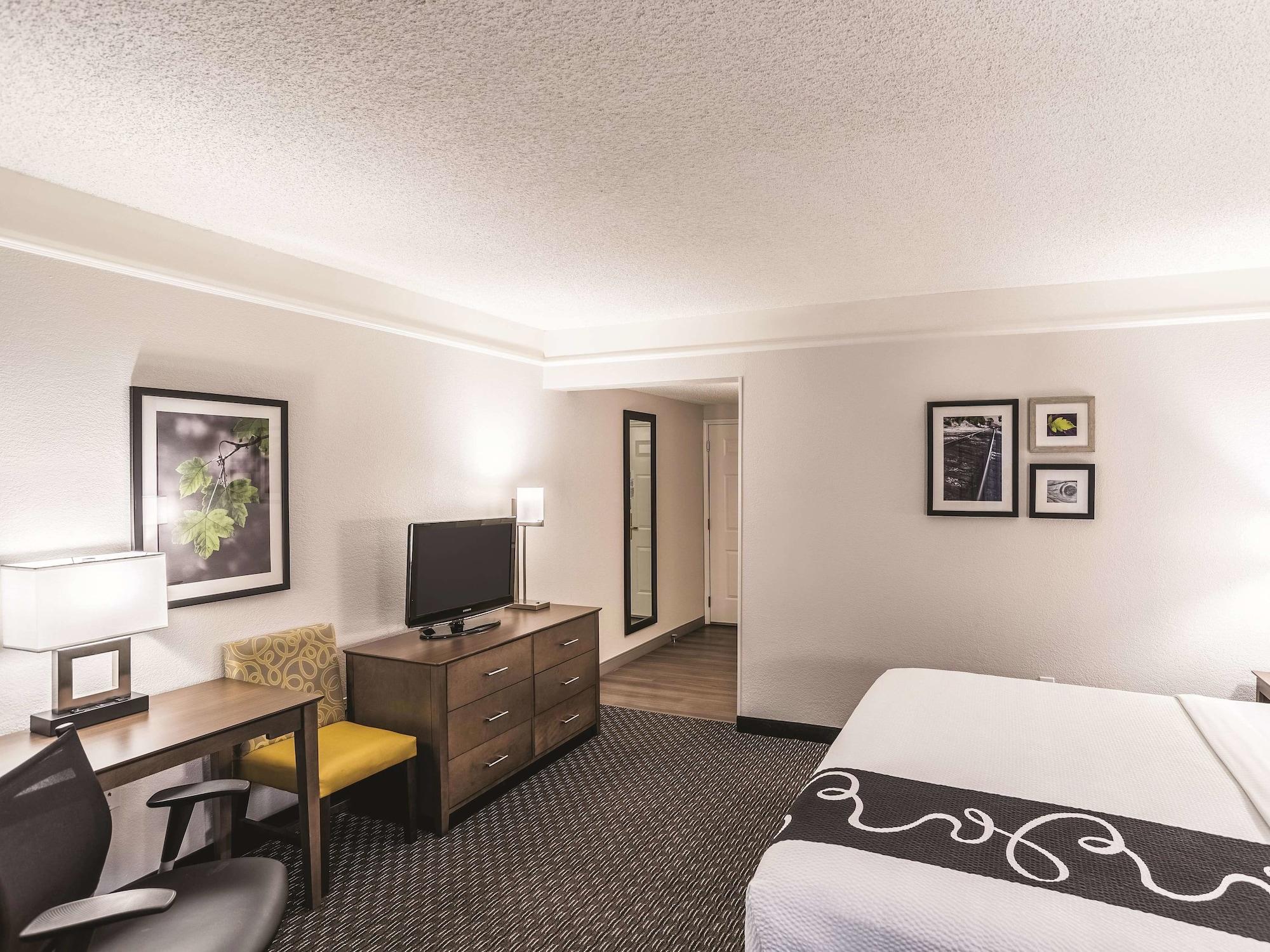 Hotel La Quinta By Wyndham 3*