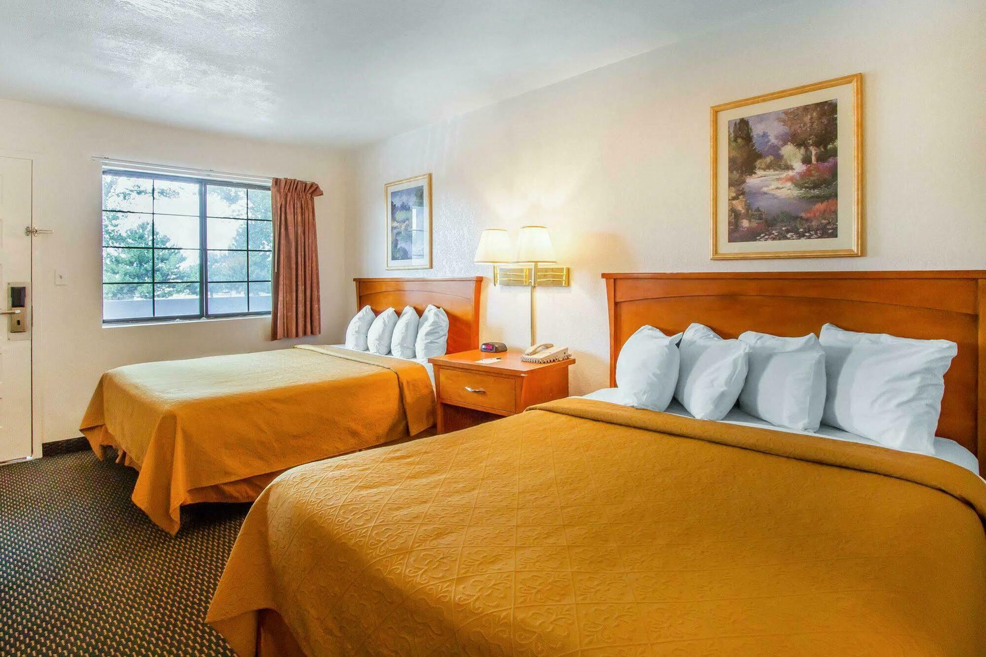 Quality East I-40 Inn 2*