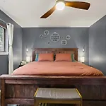Stylish Home With In Home Gym Ac Fully Fenced Yard