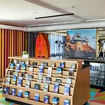 Americana Motor Hotel
