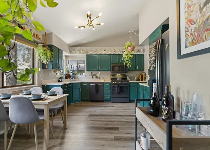 Stylish Home With In Home Gym Ac Fully Fenced Yard