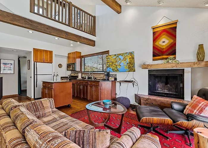 Delightful 1 Bdrm Country Club Retreat With Mt Elden Views!
