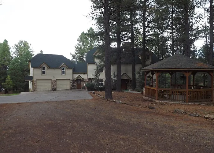 Arizona Mountain Inn & Cabins