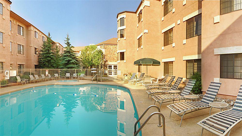 Hotel Embassy By Hilton 3*