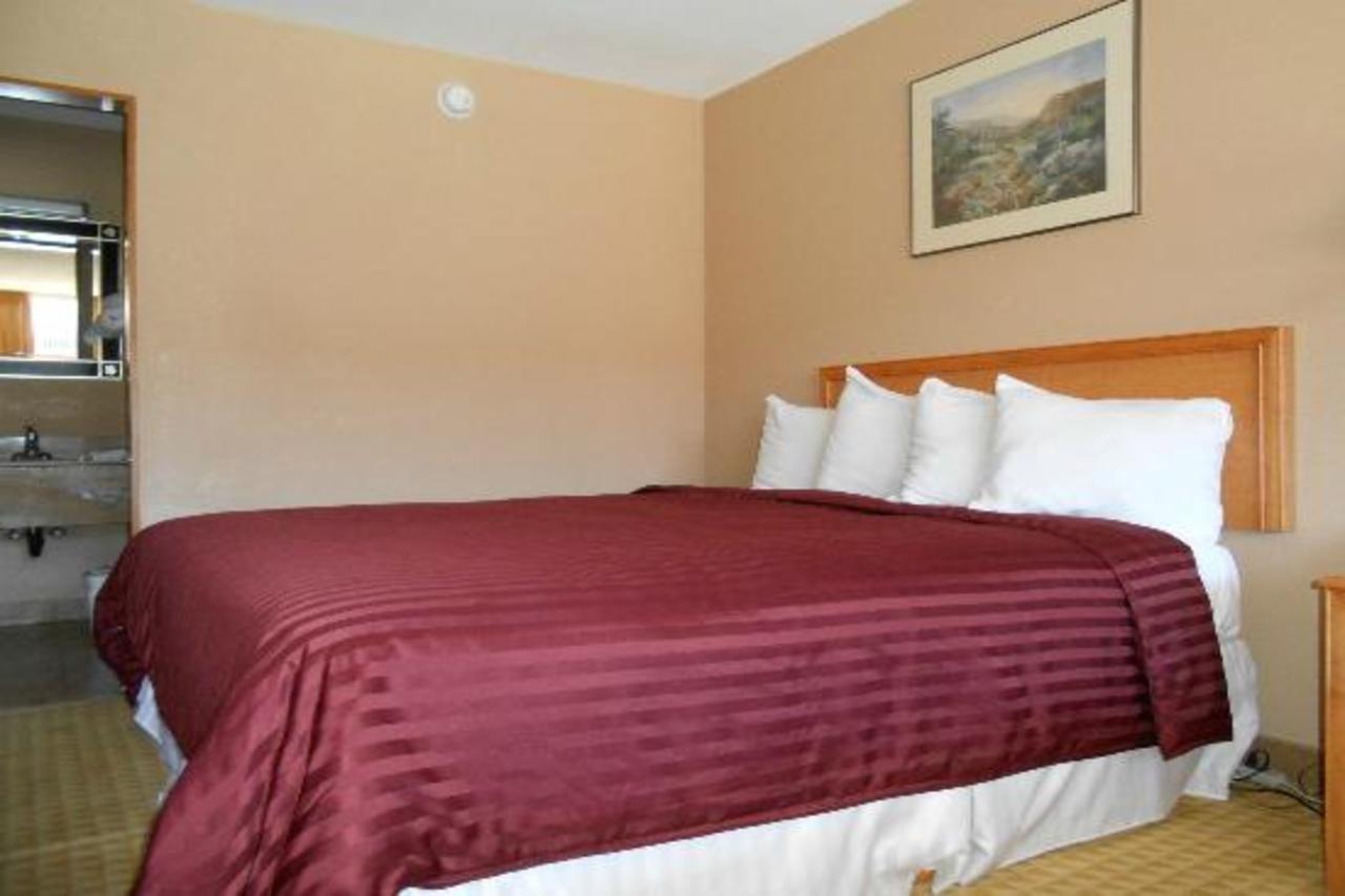 Motel Travelodge - Nau Conference Center 3*