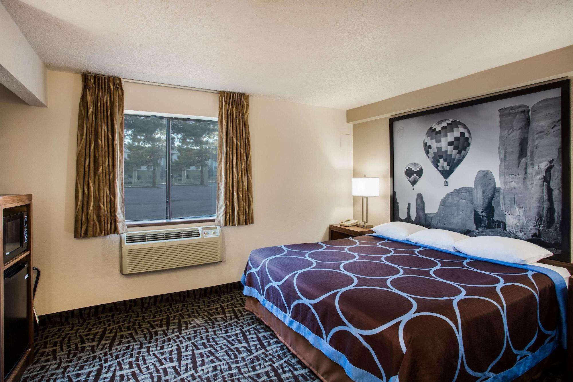 Hotel Super 8 By Wyndham 3*