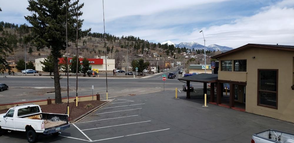 Howard Johnson By Wyndham West Motel 2*