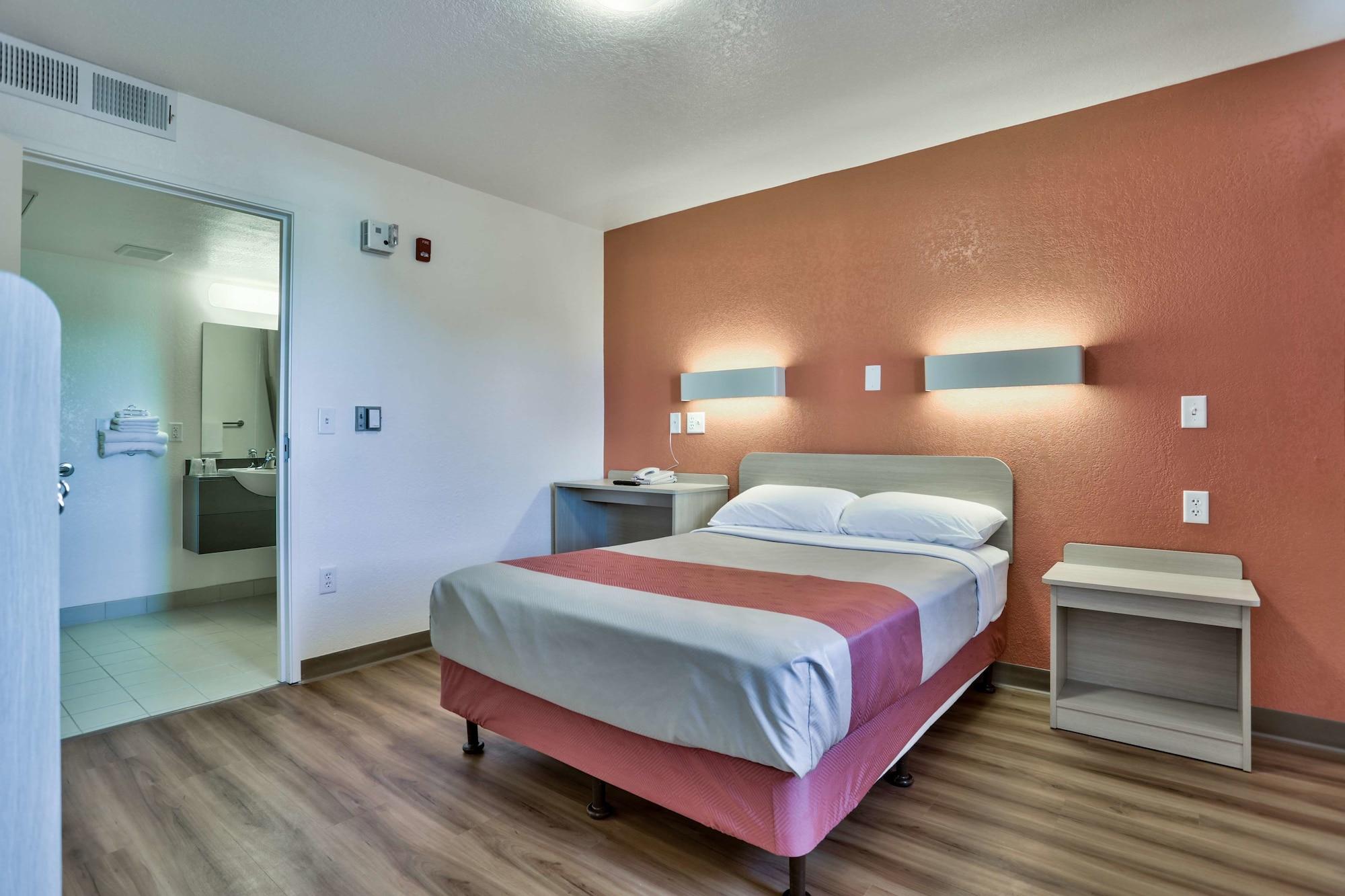 Hotel 6-flagstaff, Az - Butler Flagstaff