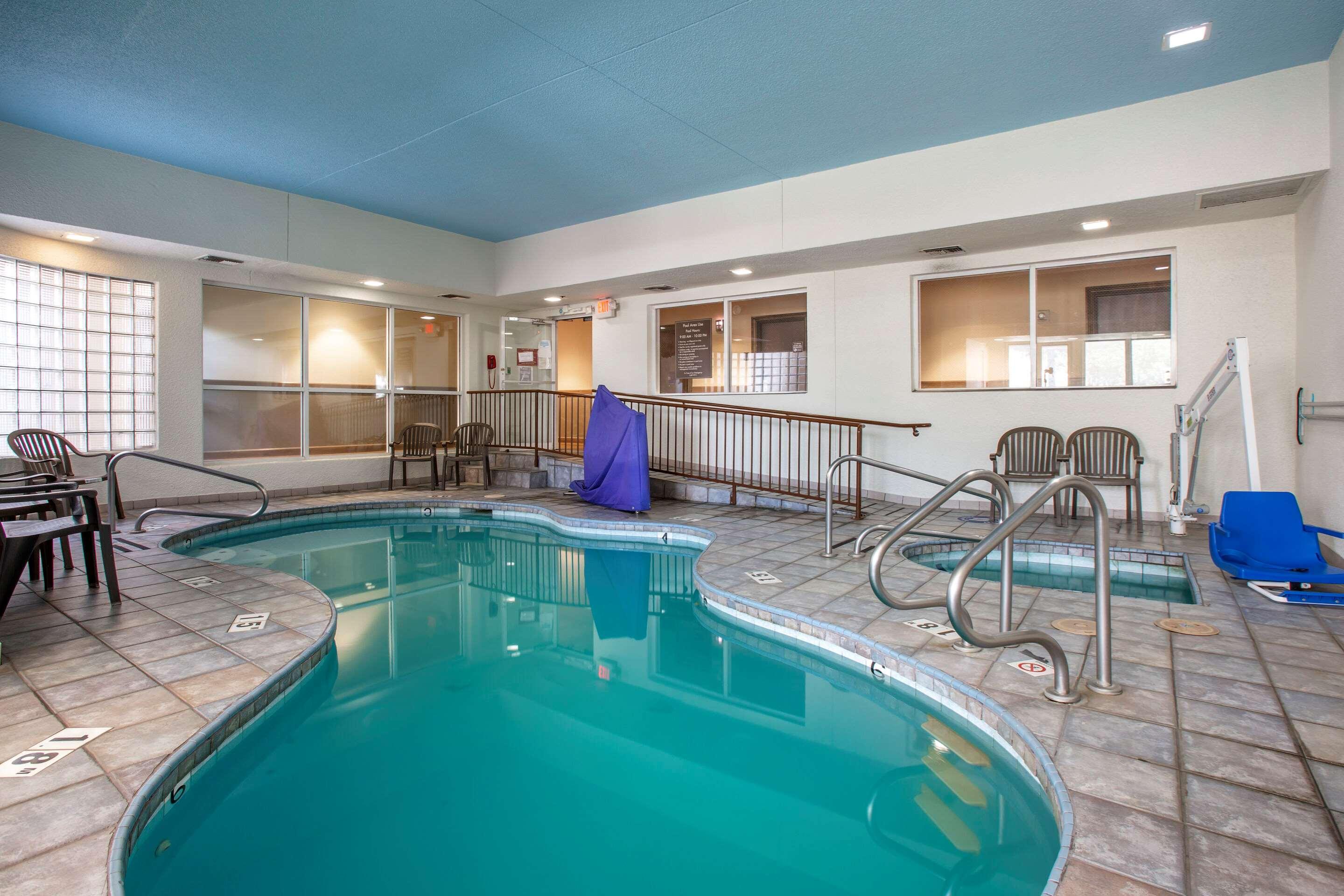 Comfort Lucky Lane I-40 Inn 2*
