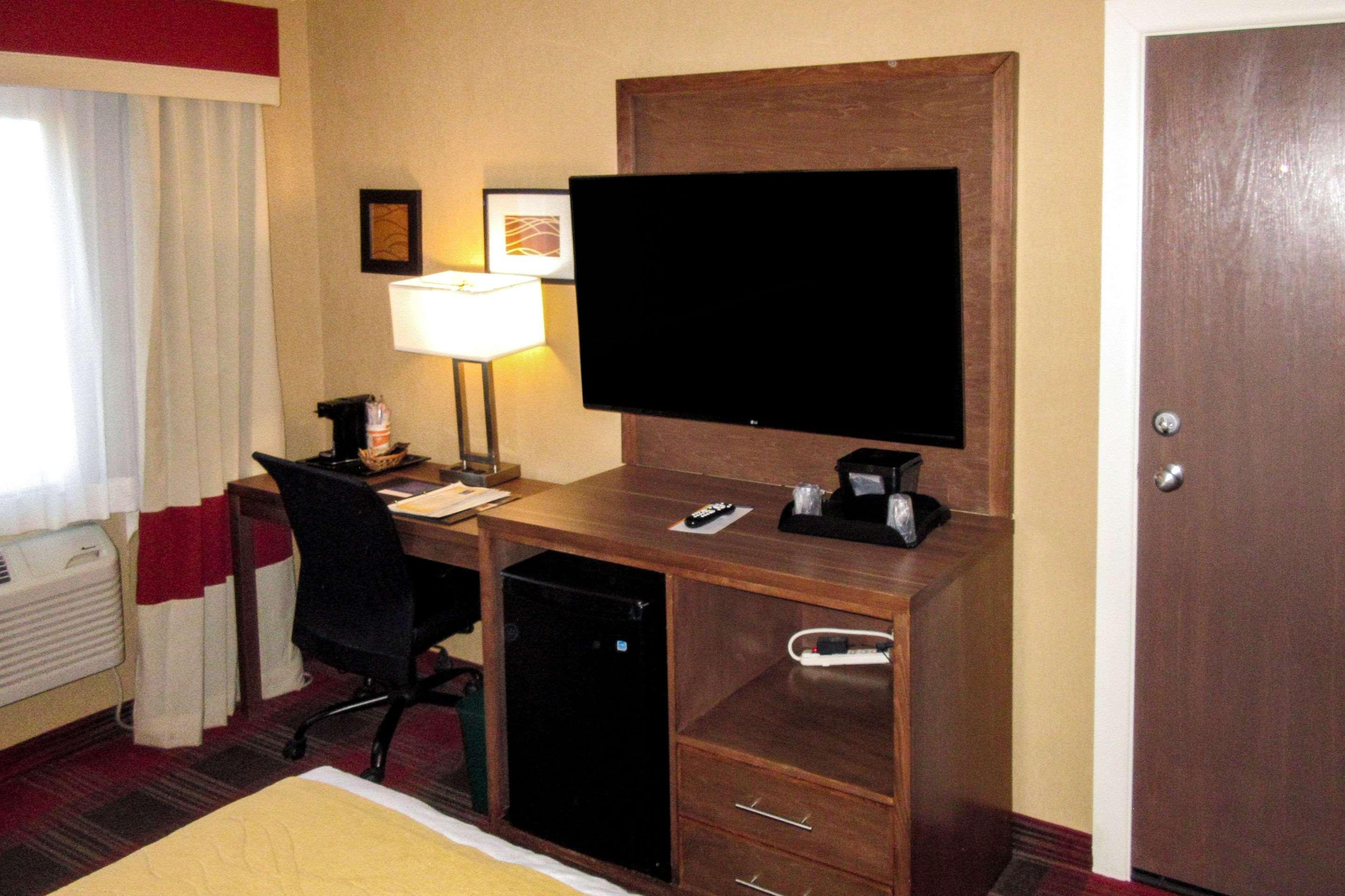 Comfort Lucky Lane I-40 Inn 2*