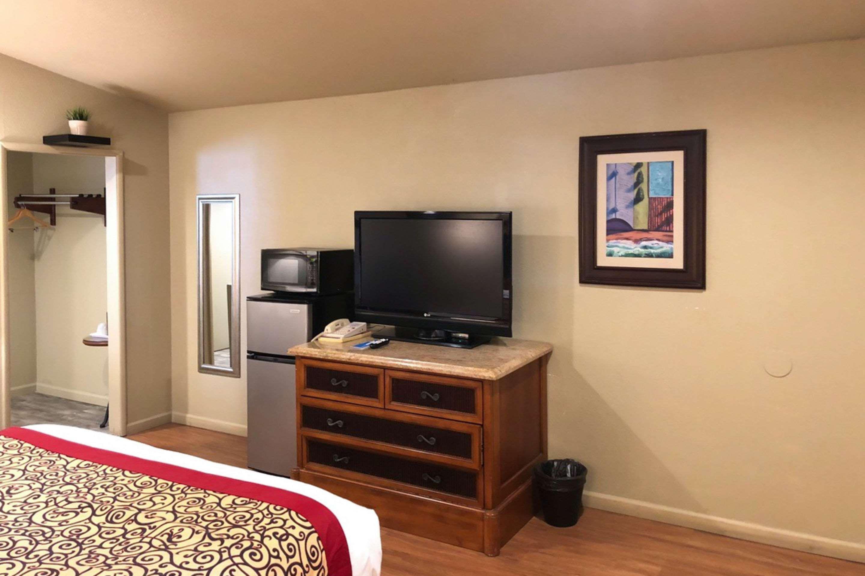 Rodeway East Route 66 Inn 2*