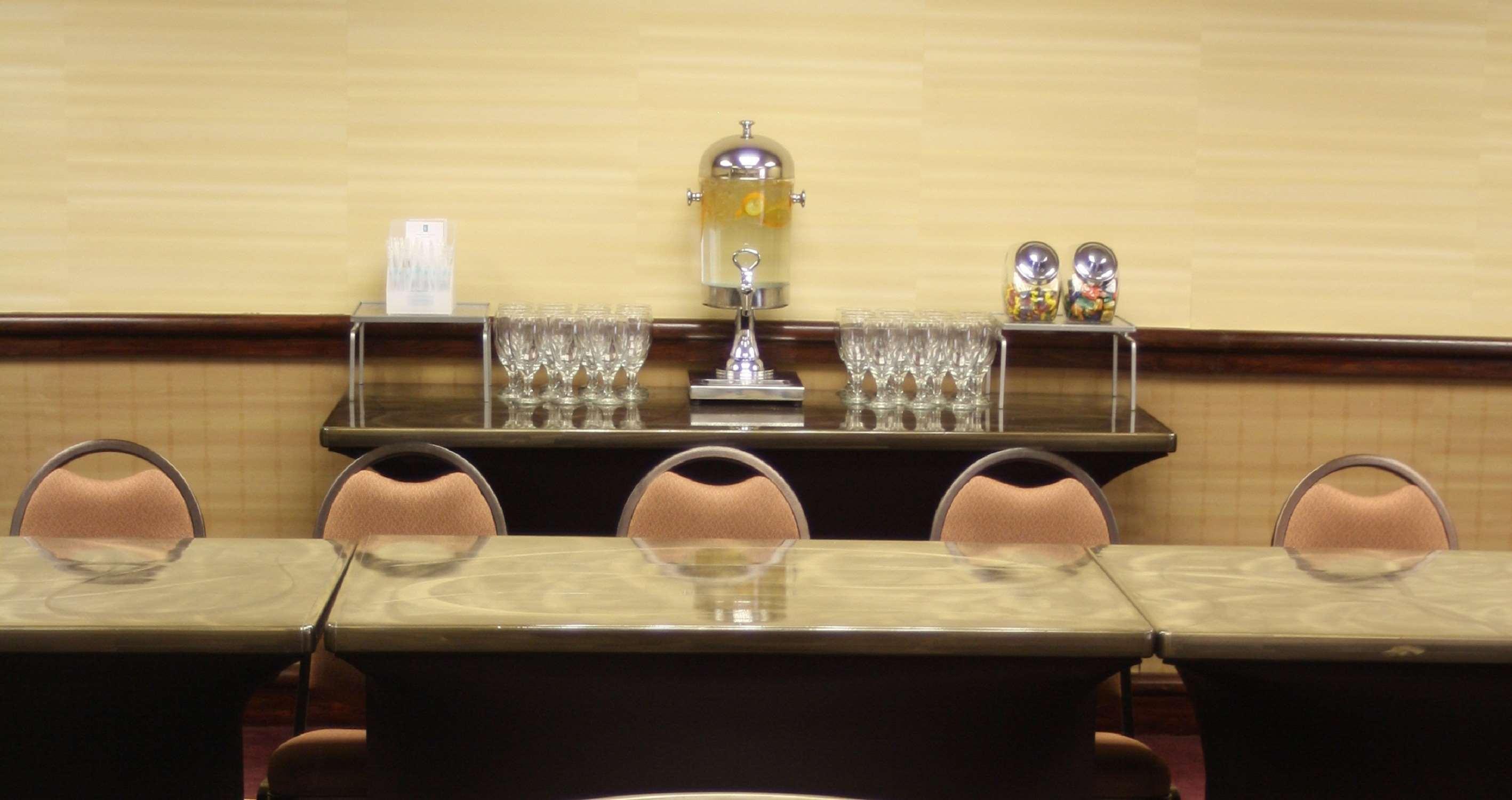 Hotel Embassy By Hilton