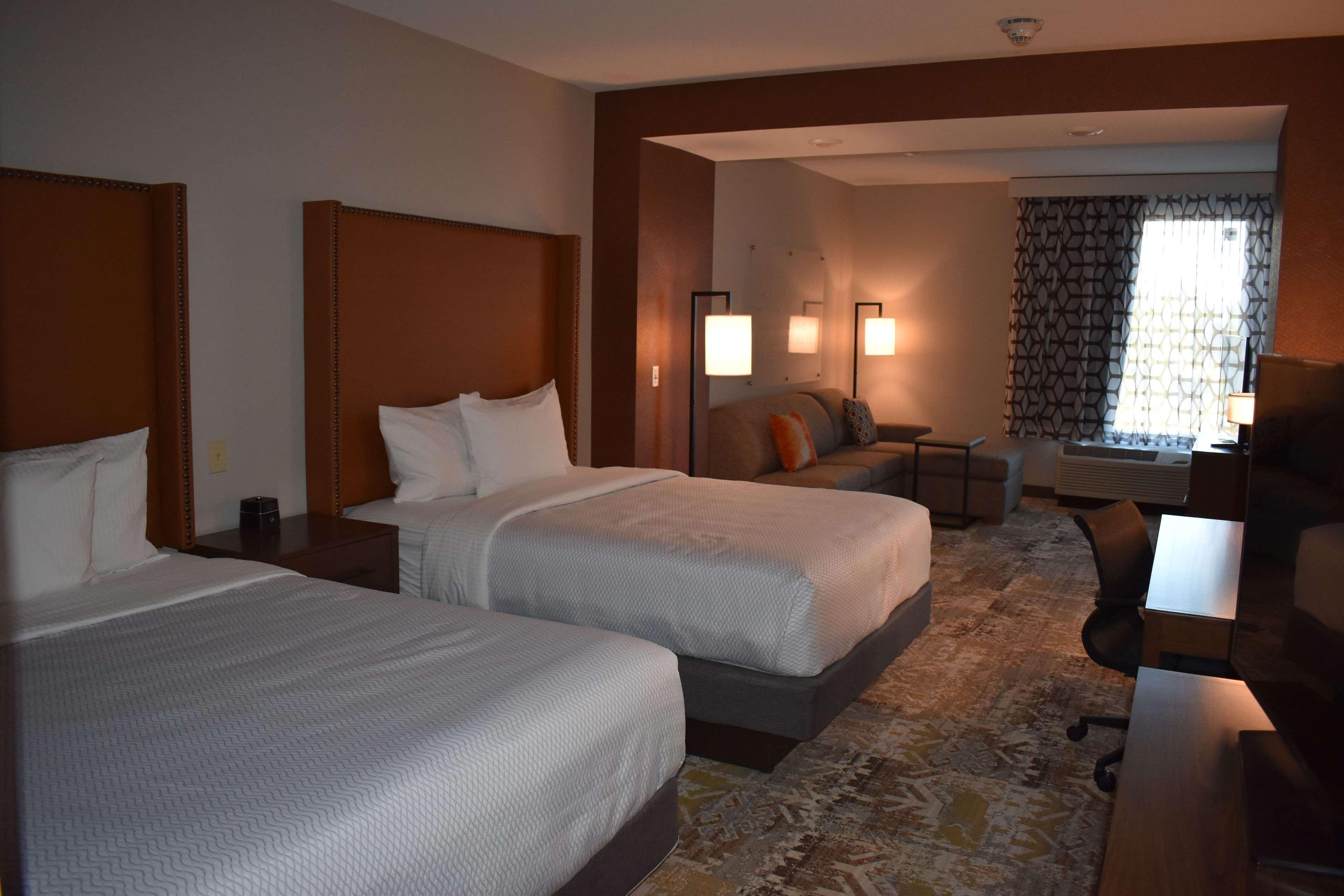 La Quinta By Wyndham East I-40 Hotel 3*