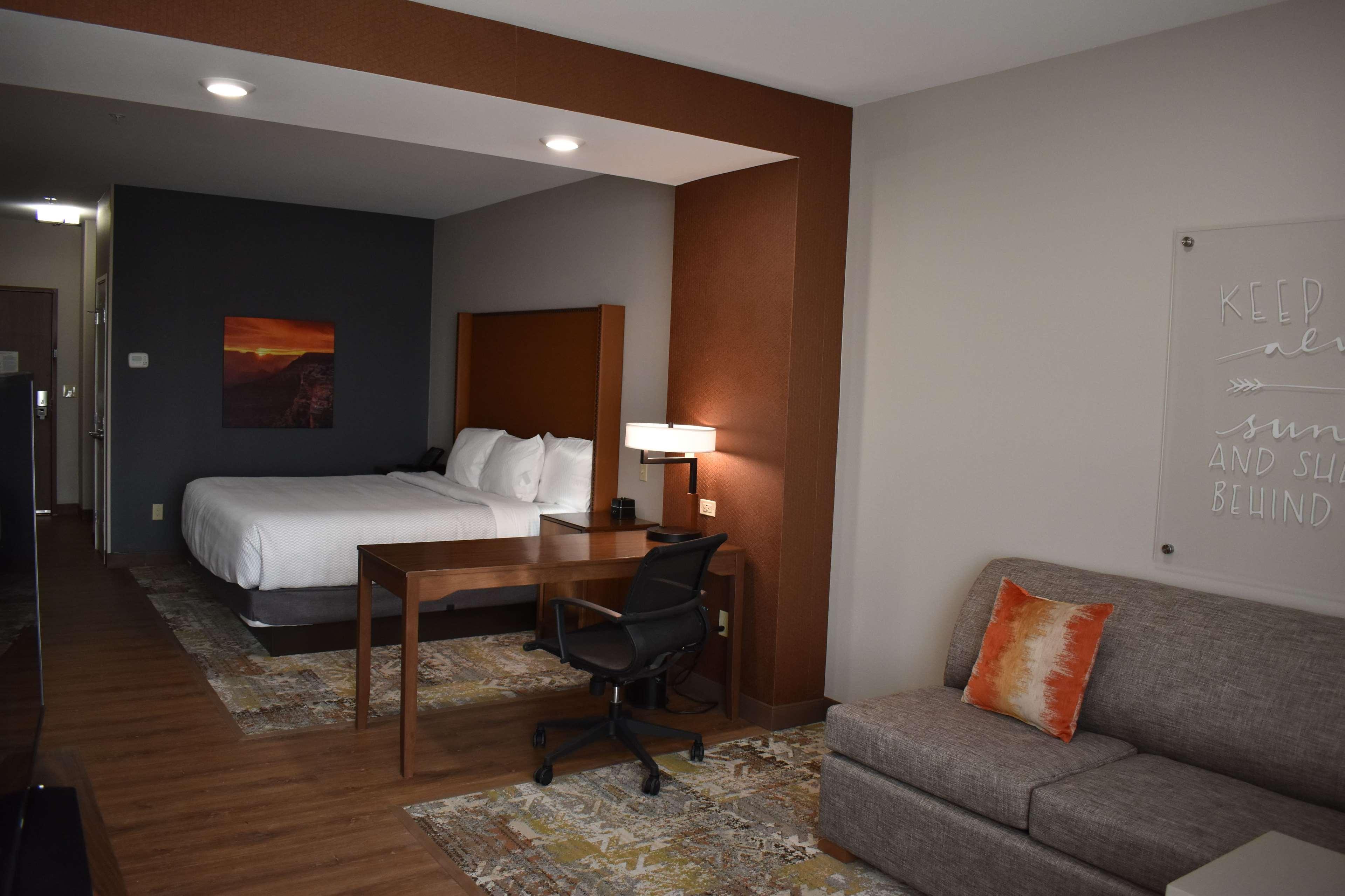 La Quinta By Wyndham East I-40 Hotel 3*