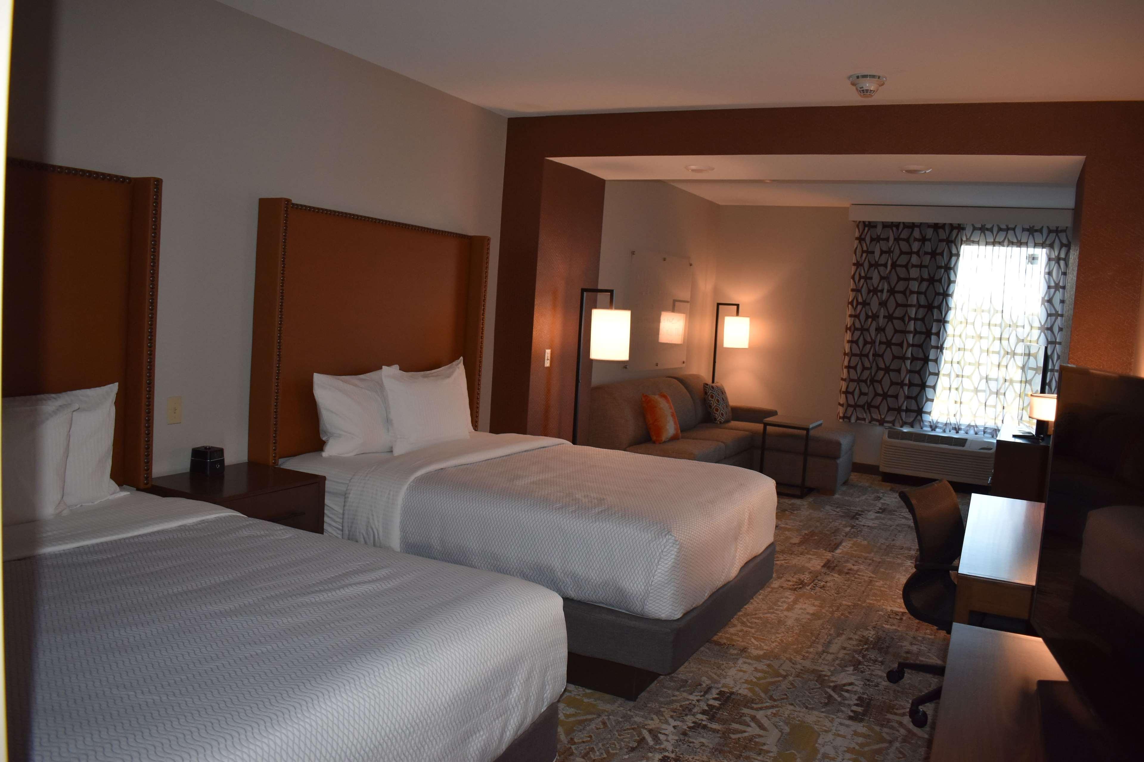 La Quinta By Wyndham East I-40 Hotel 3*