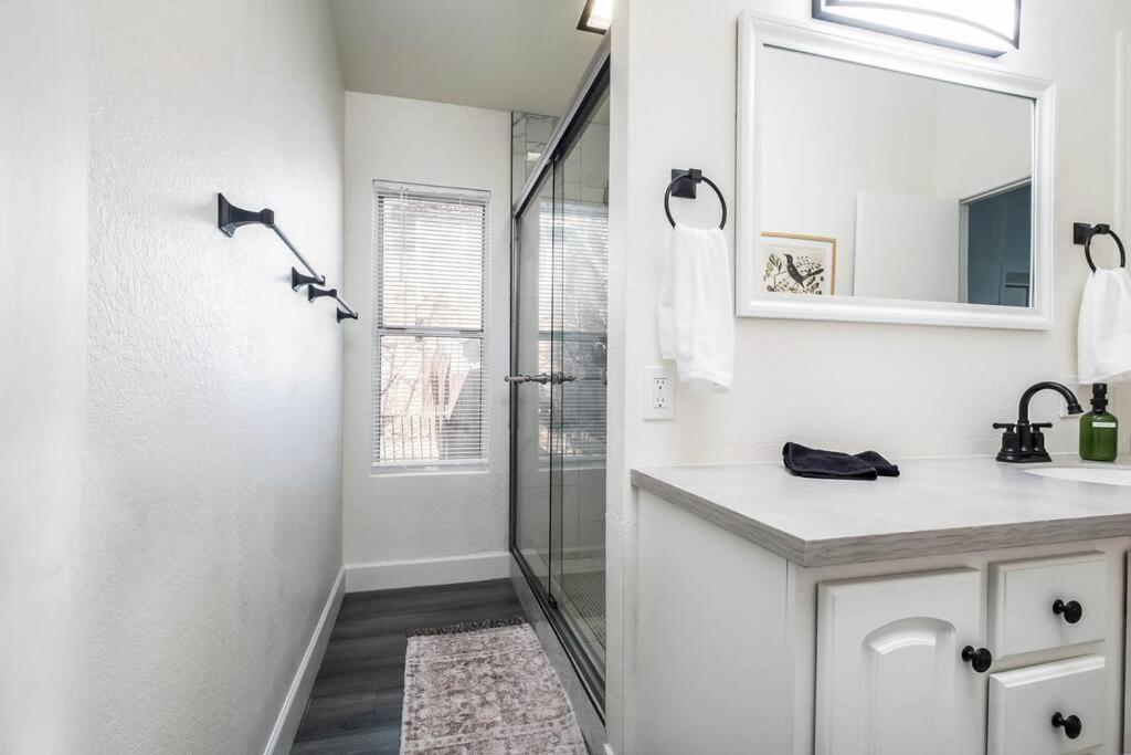 Modern Boho - Hot Tub - 9 Min To Downtown *