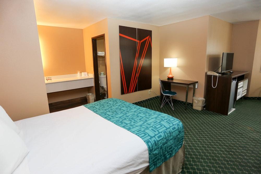 Hotel 6 Az 3*