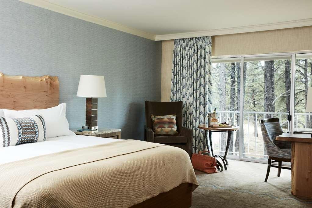Hotel Little America