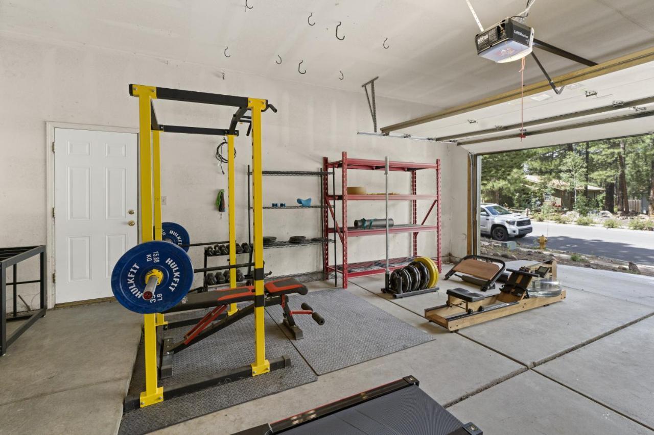 Stylish With In Gym Ac Fully Fenced Yard Holiday home *