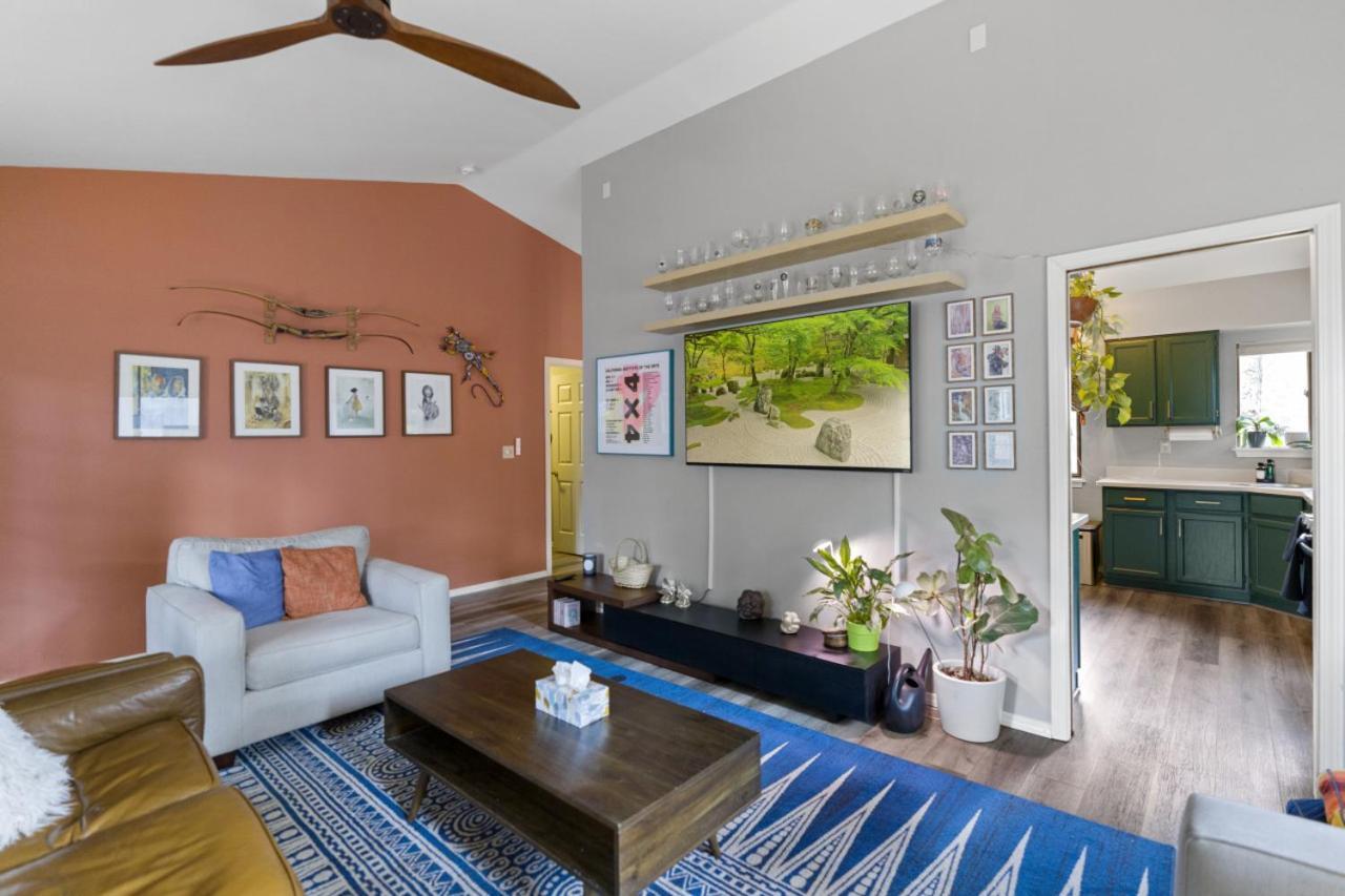 Holiday home Stylish With In Gym Ac Fully Fenced Yard *