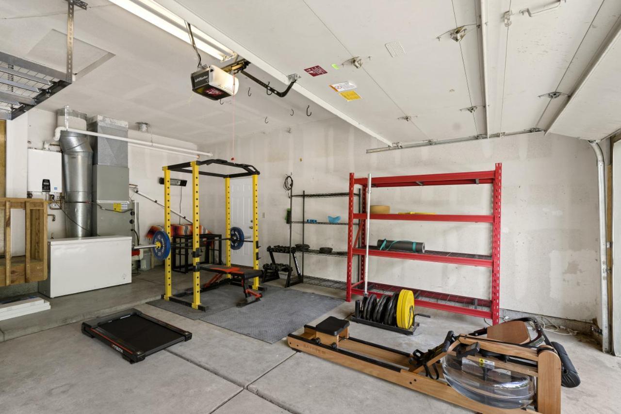 Stylish With In Gym Ac Fully Fenced Yard *
