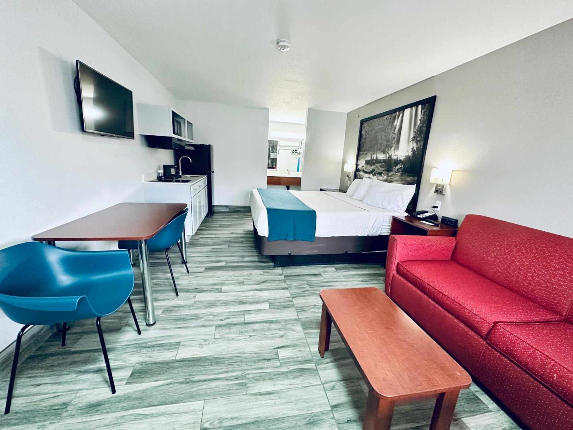 Hotel 6 Az 3*