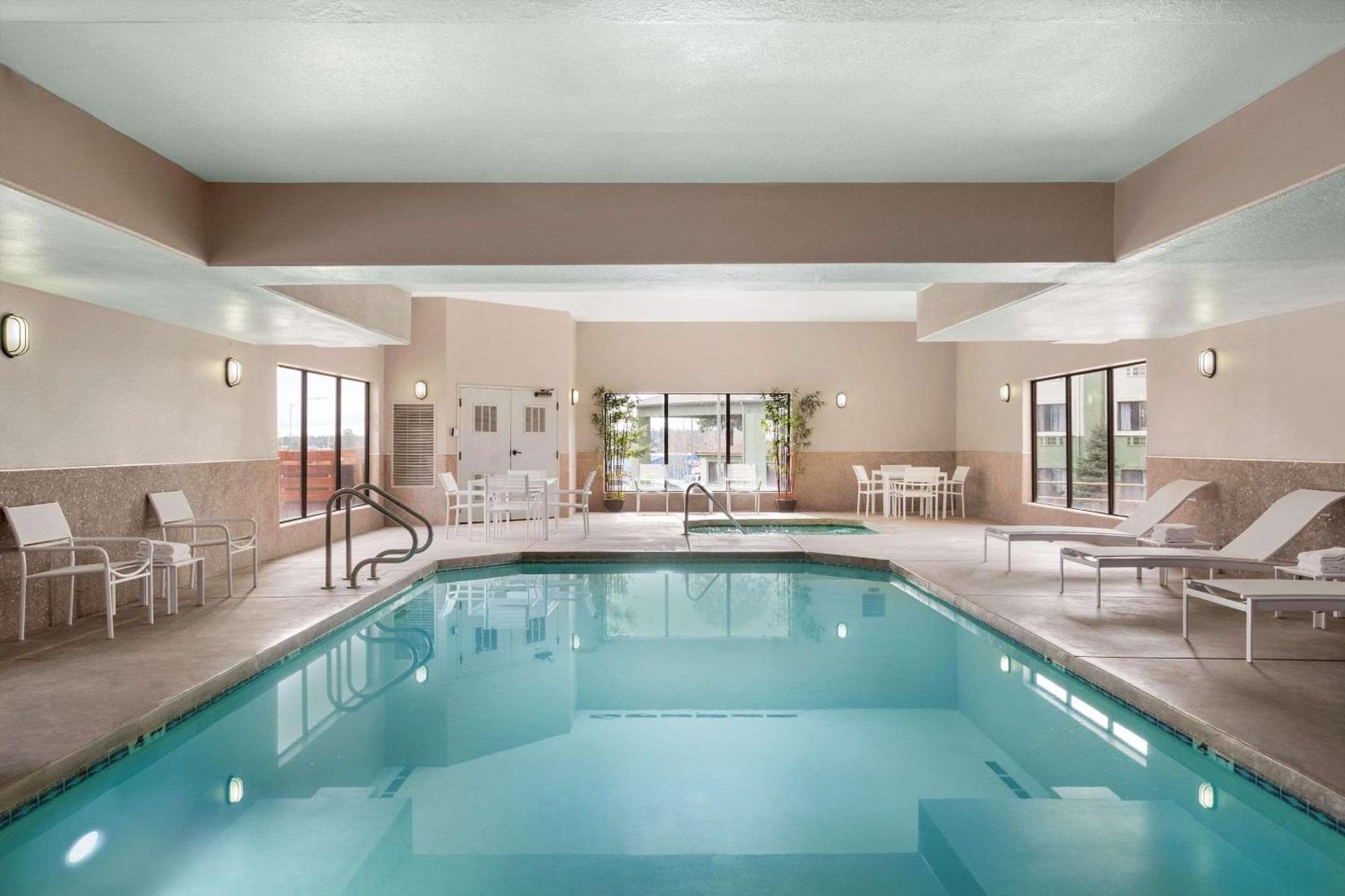 Country & By Radisson, Flagstaff, Az Flagstaff