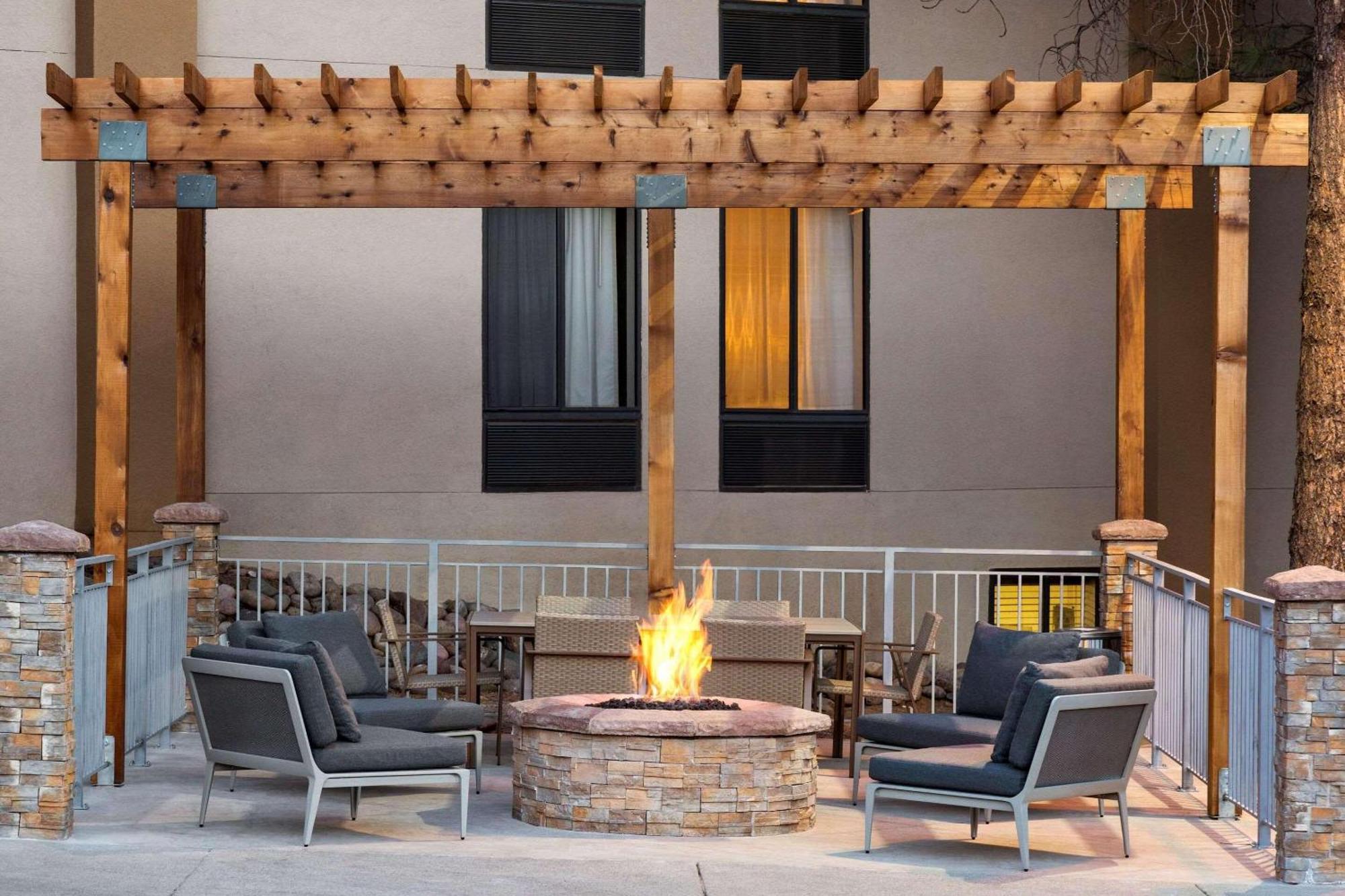 Hotel Country & By Radisson, Flagstaff, Az Flagstaff