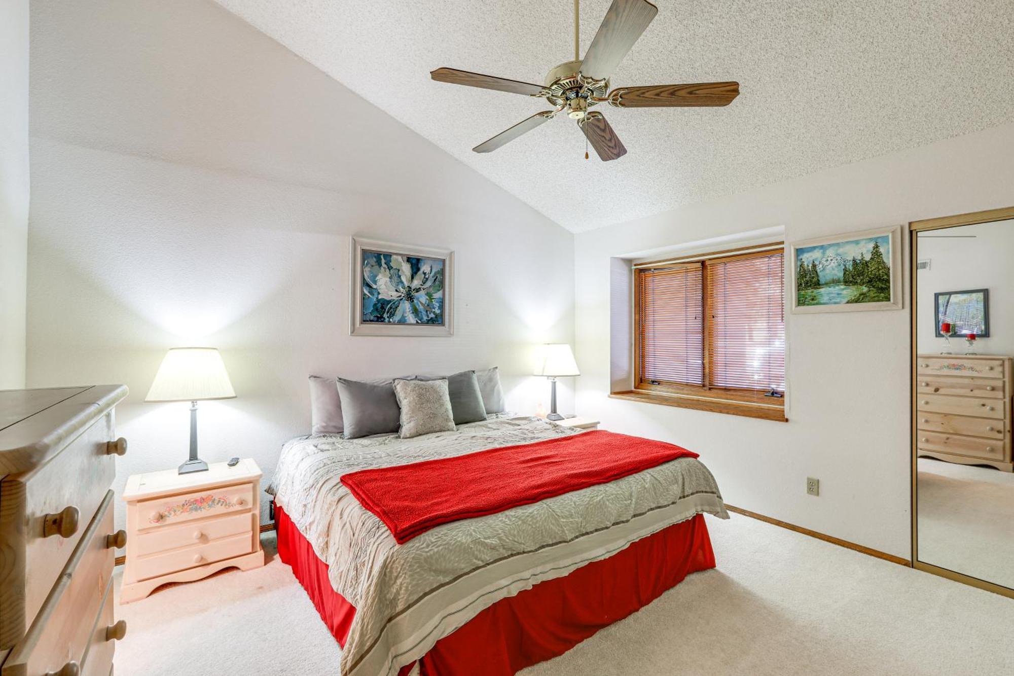 Apartment Cozy Retreat With Balcony And Pool Access! Flagstaff
