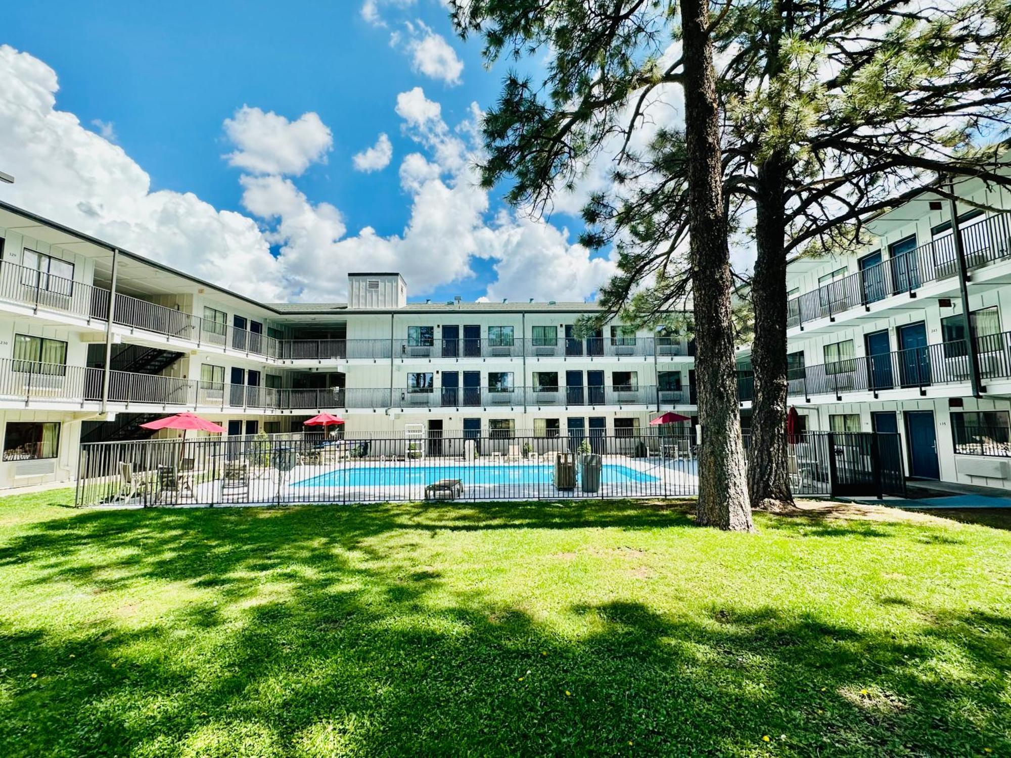 6-flagstaff, Az - West - Woodland Village 2*