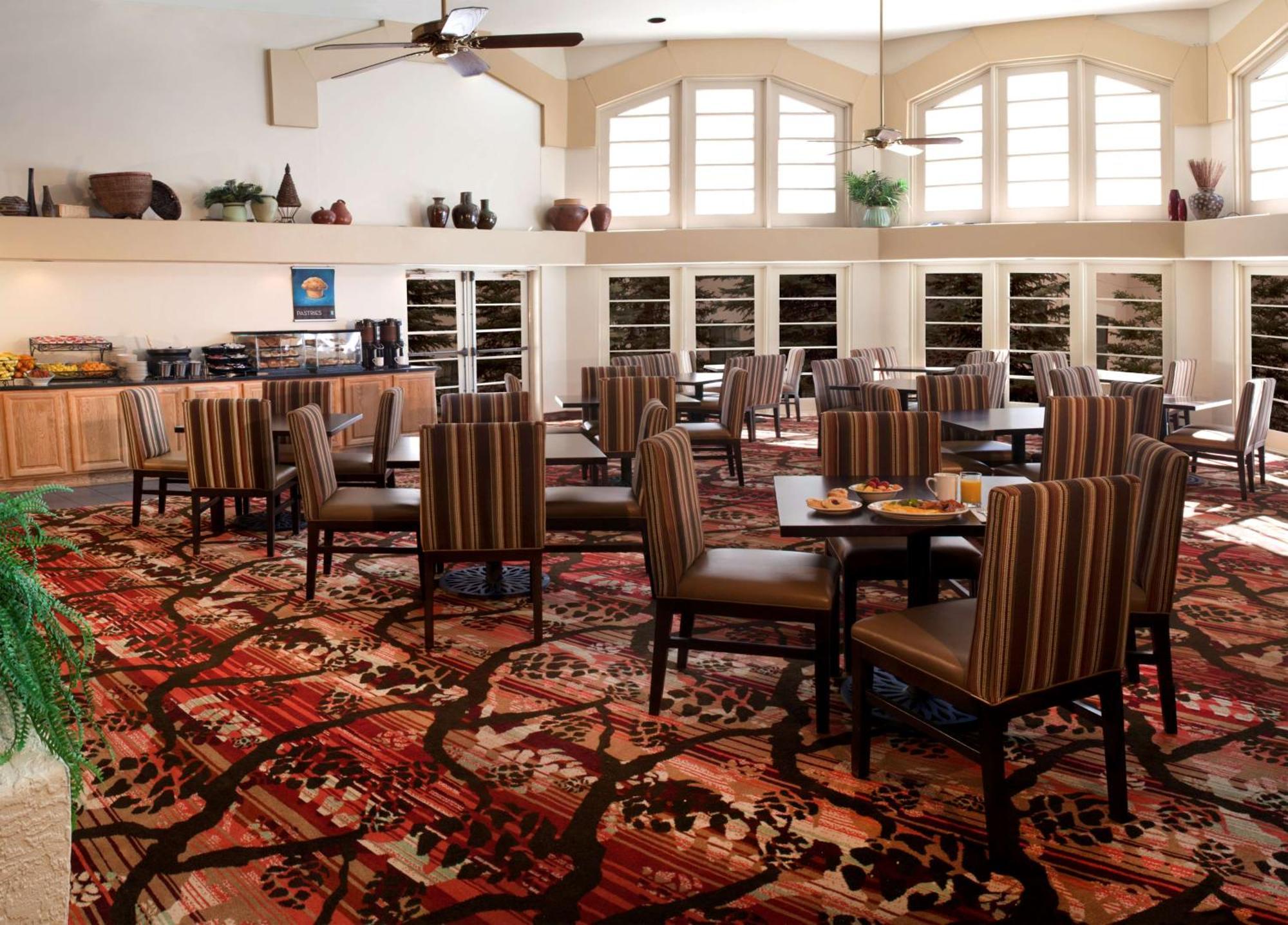 Hotel Embassy By Hilton Flagstaff