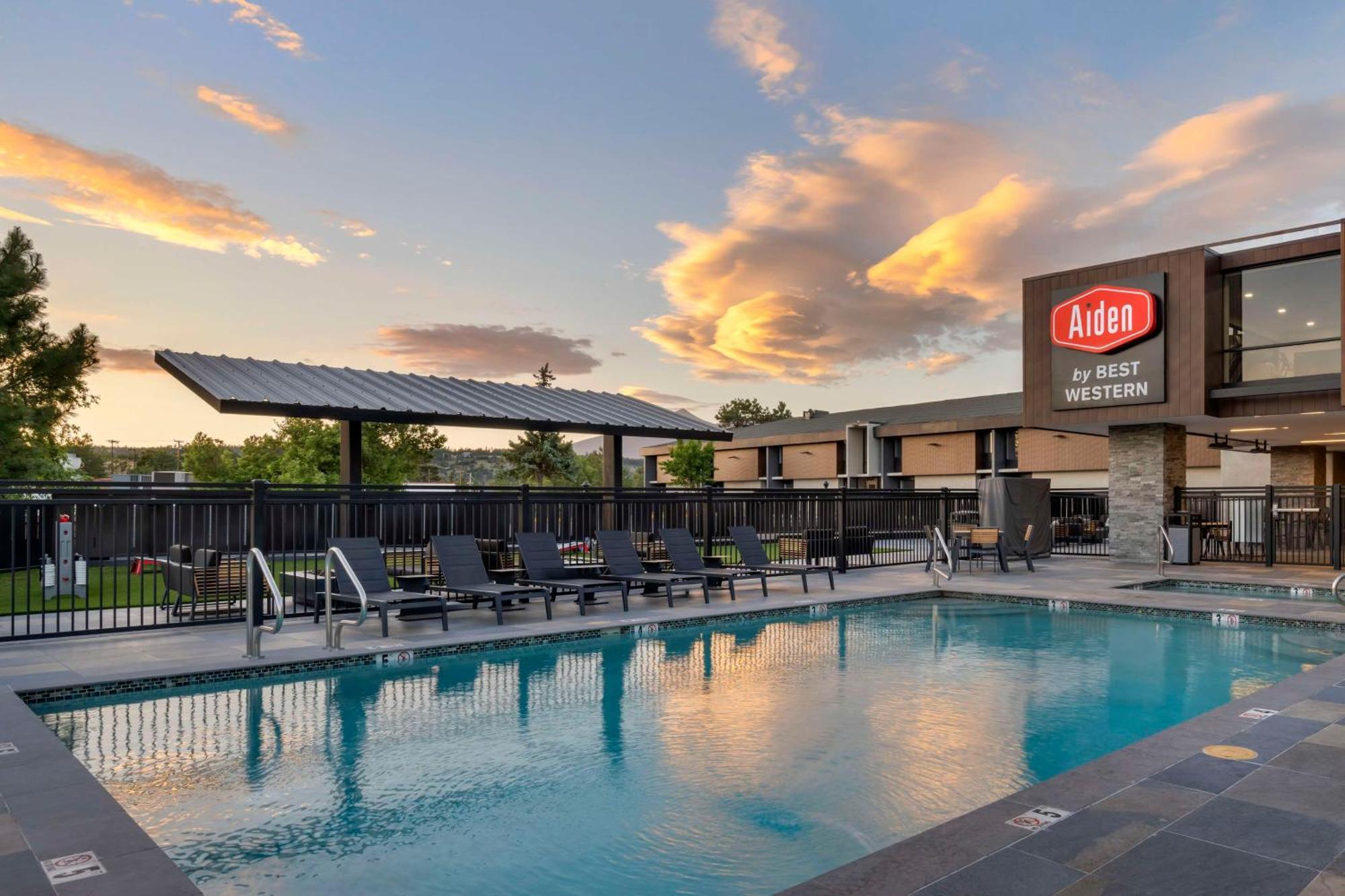 Aiden By Western Hotel 3*