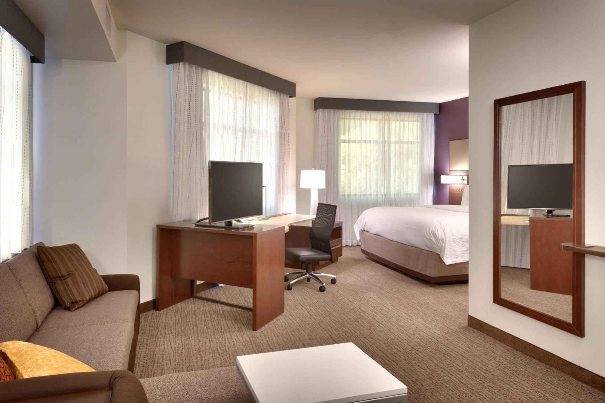 Hotel By Marriott