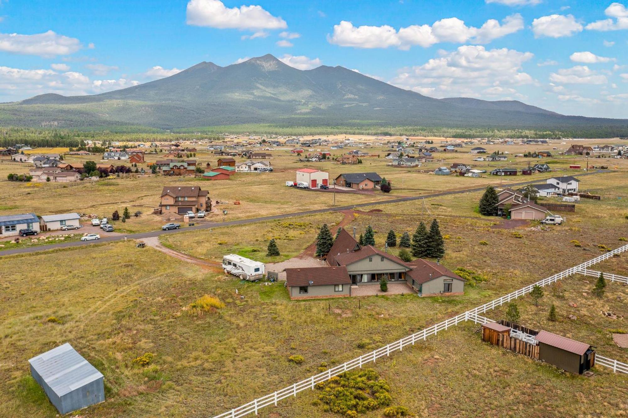 Rustic Mountain With Breathtaking Views Chalet Flagstaff