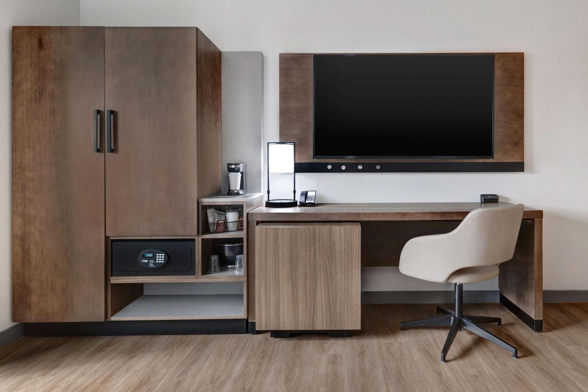 Hyatt Place *