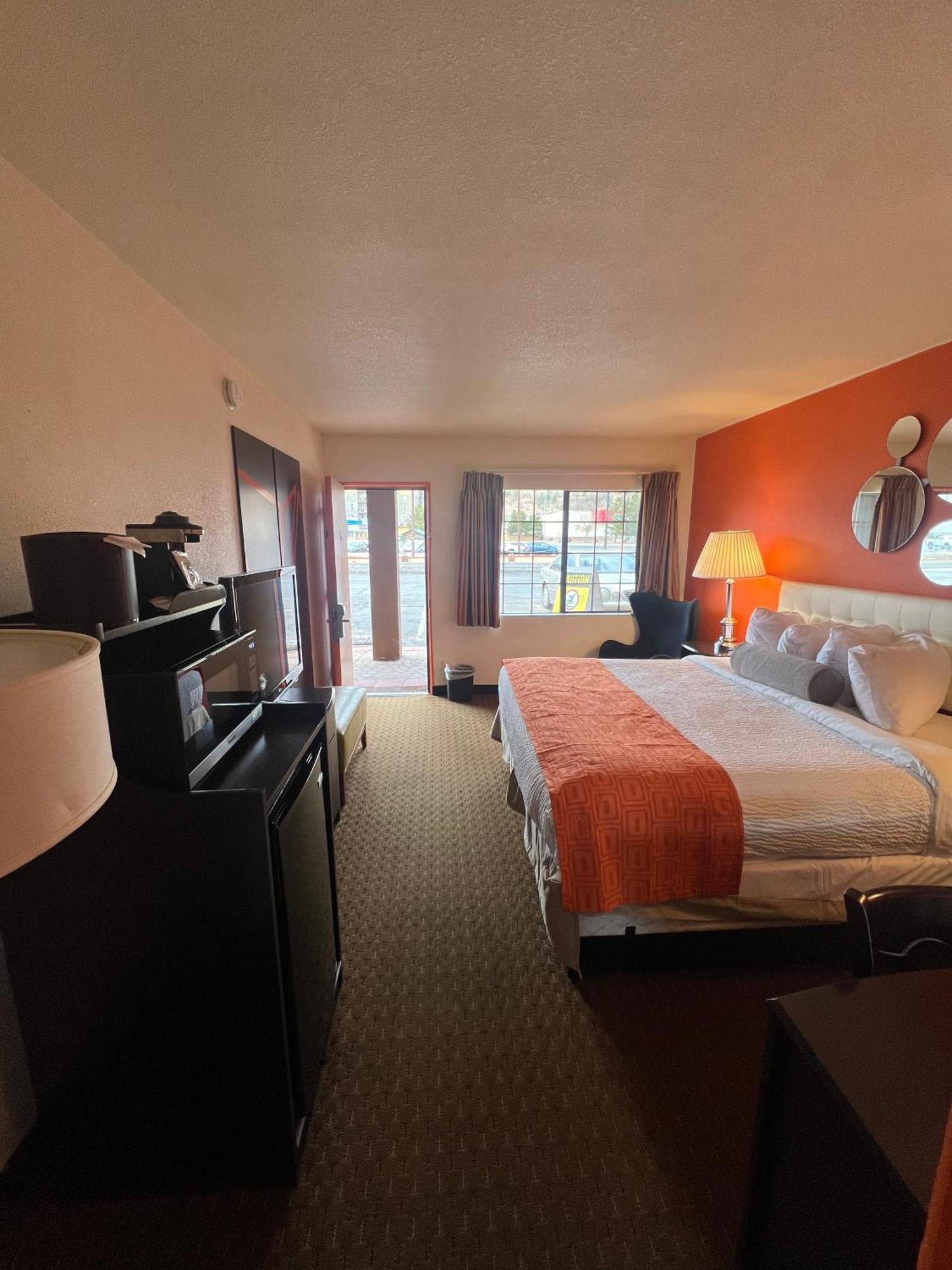 Motel Howard Johnson By Wyndham West 2*
