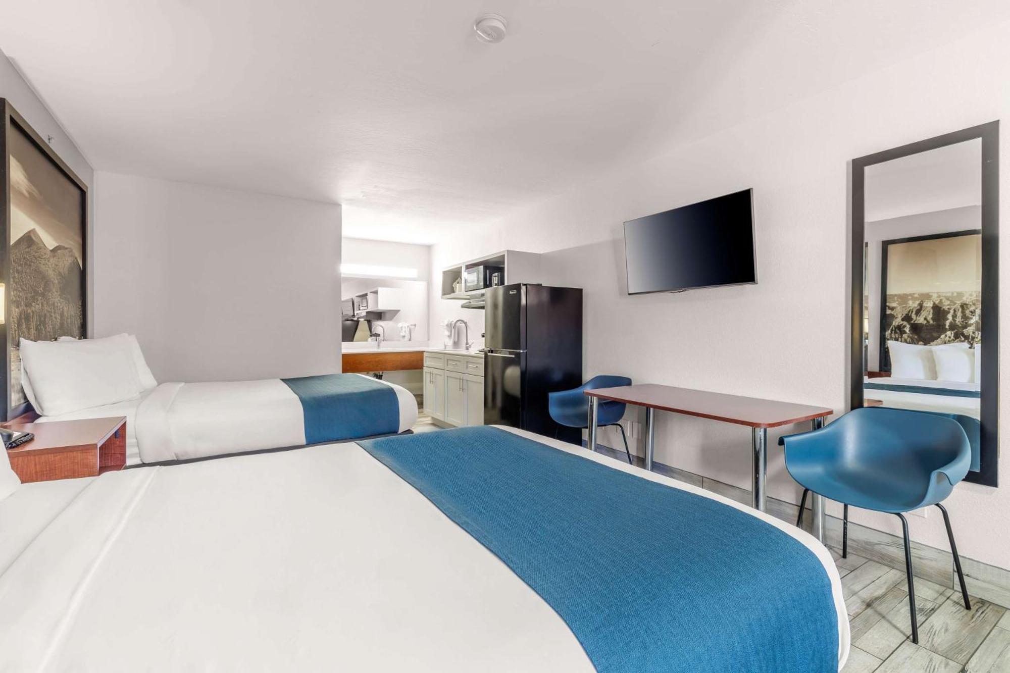Hotel 6 Az 3*