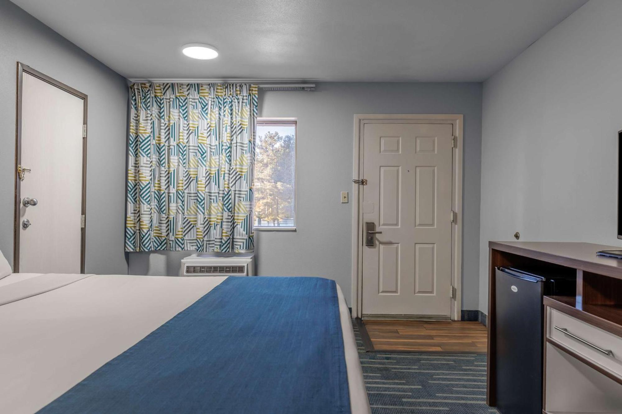 6 Az Hotel 2*