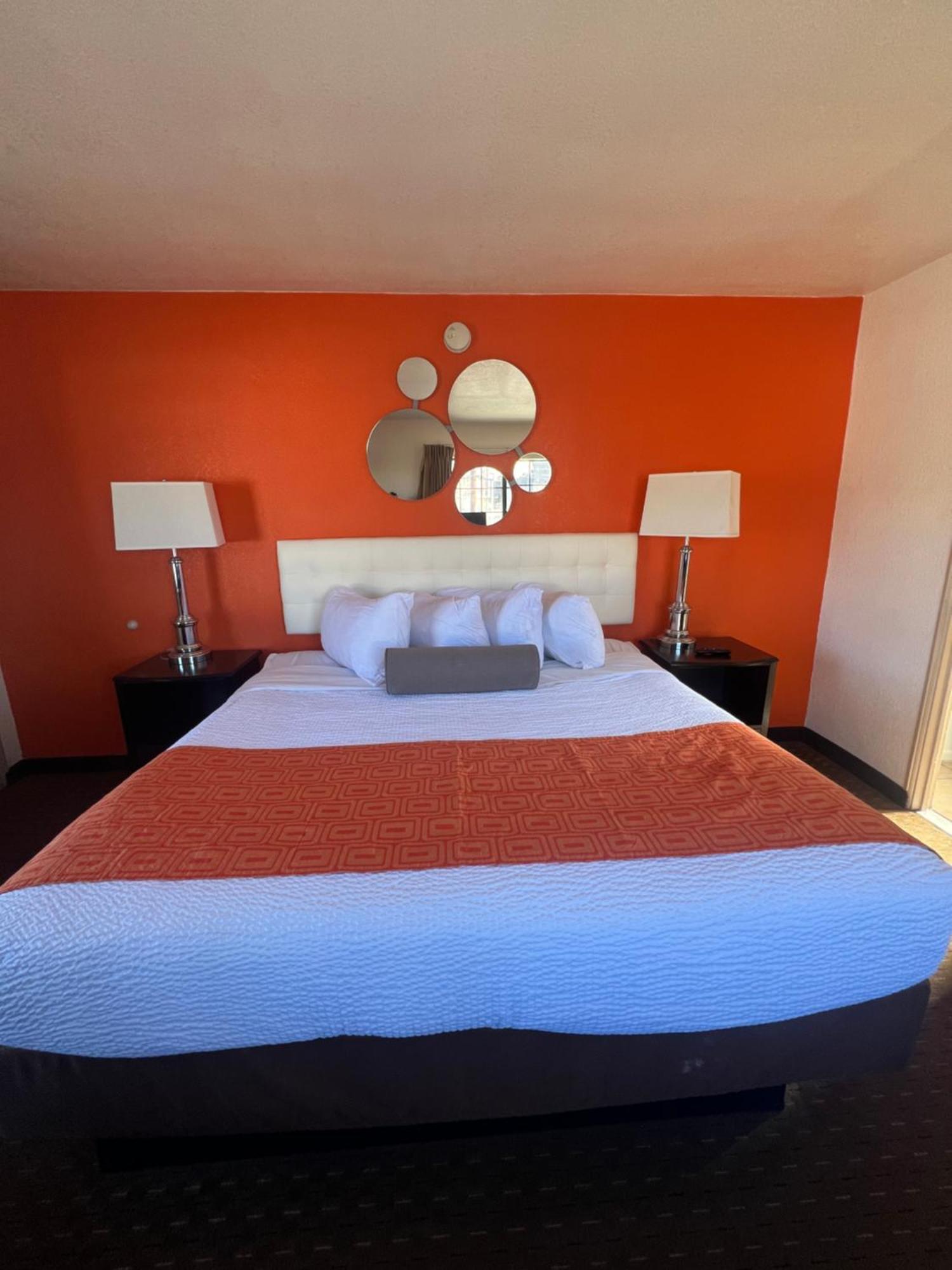 Motel Howard Johnson By Wyndham West 2*