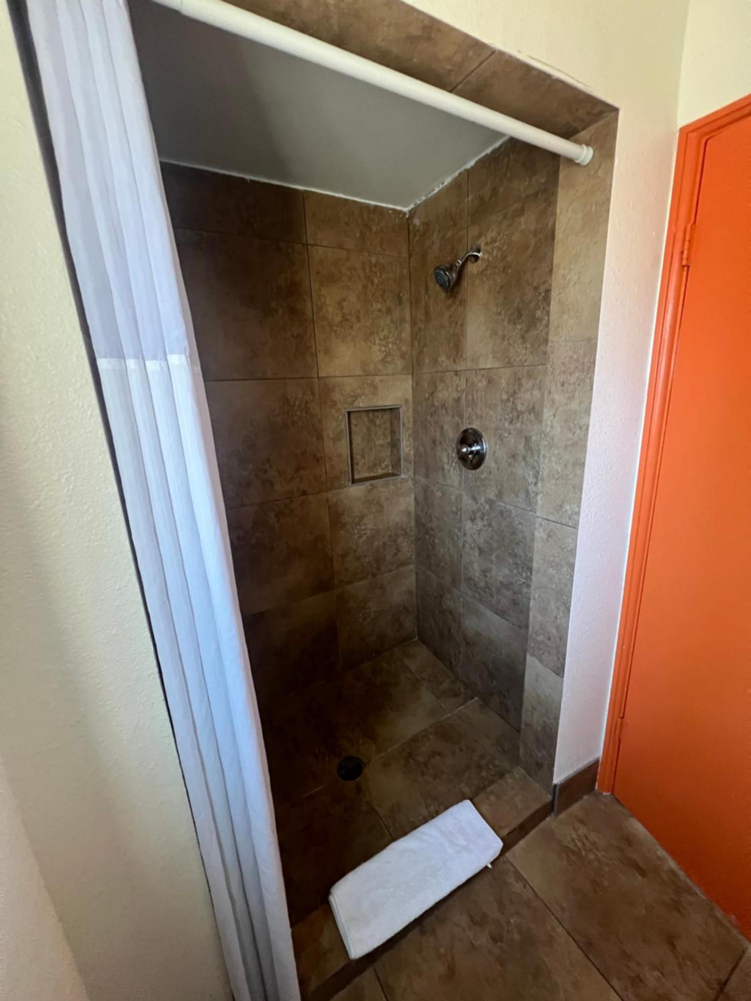 Motel Howard Johnson By Wyndham West