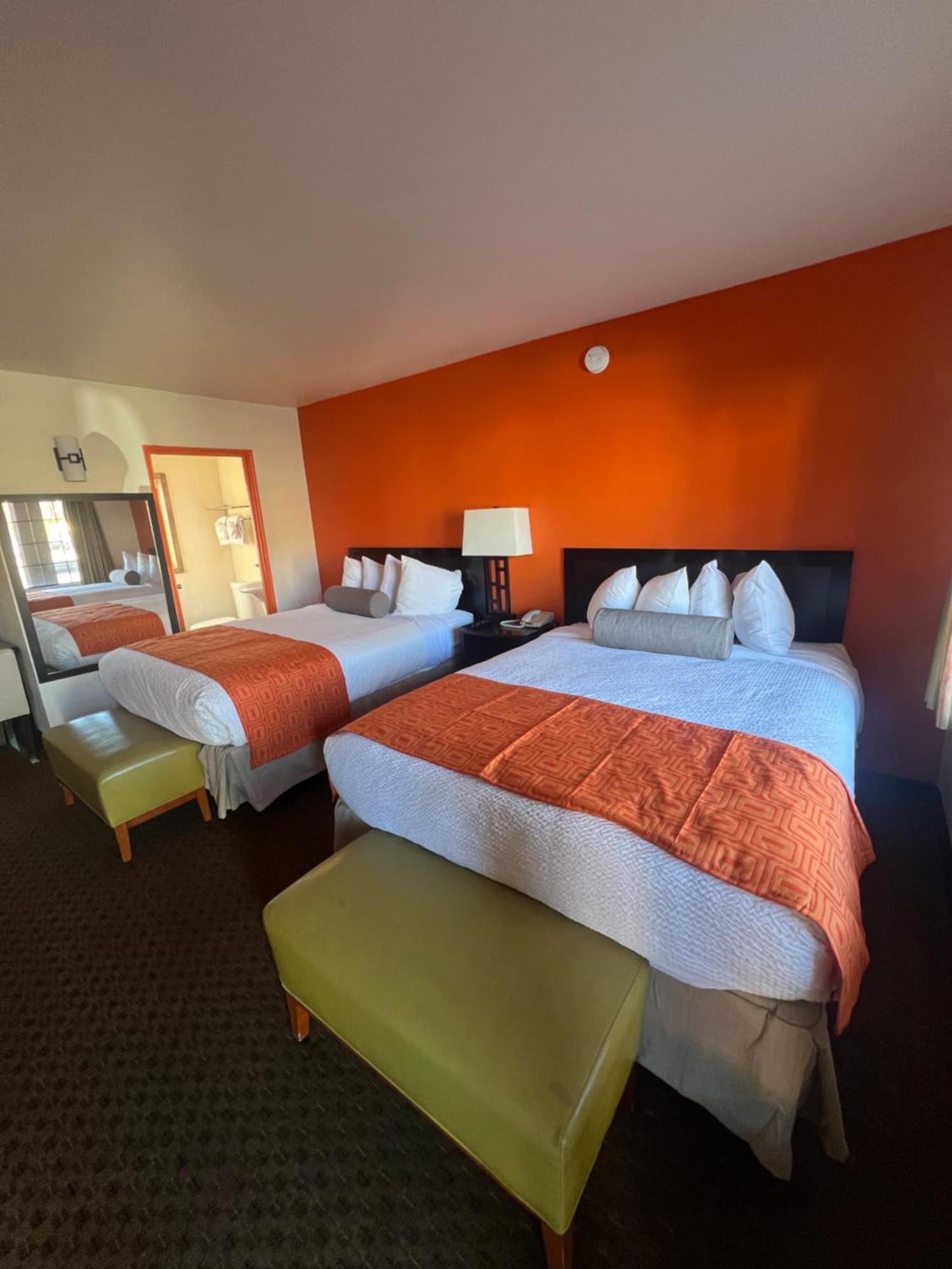 Motel Howard Johnson By Wyndham West 2*