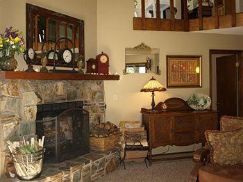 Whispering Pines Bed & Breakfast Flagstaff