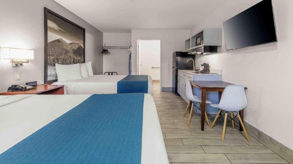 Hotel 6 Flagstaff, Az 3*