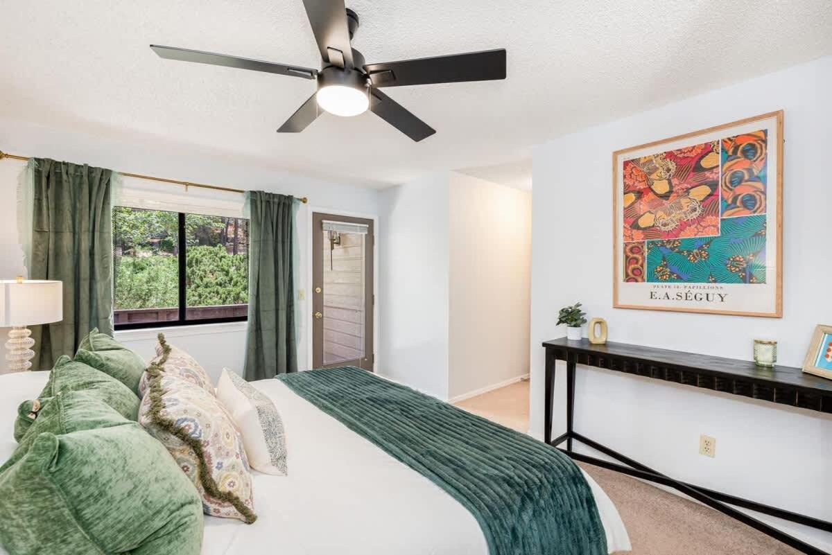 Apartment Mid-century Mtn *