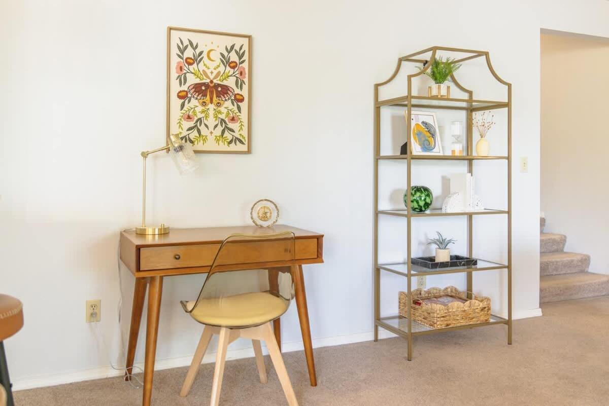 Mid-century Mtn Apartment