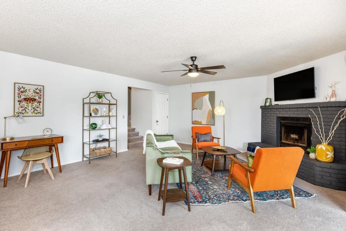 Mid-century Mtn Apartment