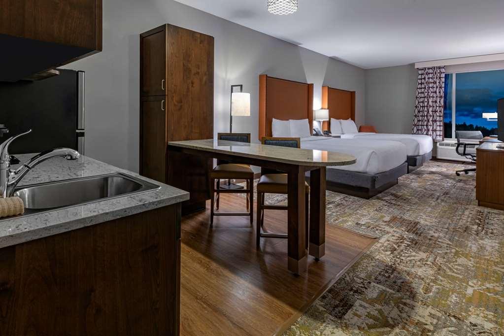La Quinta By Wyndham East I-40 Hotel