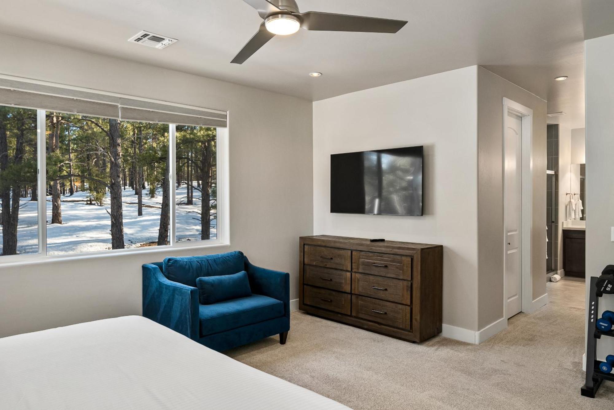 Villa Pinnacle Pines Forest Views Modern With Ev Charger Direct Trail Access