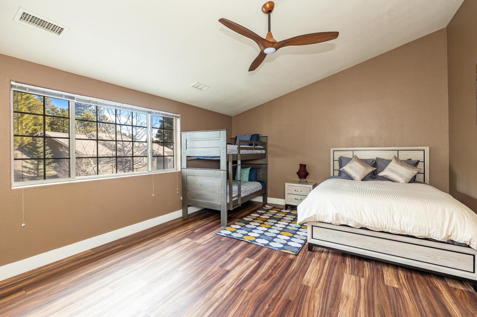 Villa Mountain Jewel Modern Townhome In The Pines Great Location Near Downtown Flagstaff