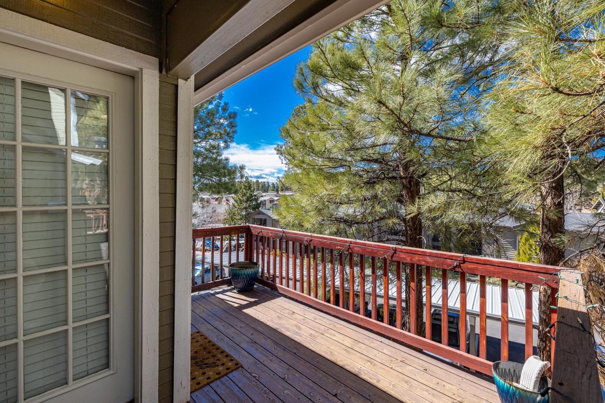 Mountain Jewel Modern Townhome In The Pines Great Location Near Downtown *